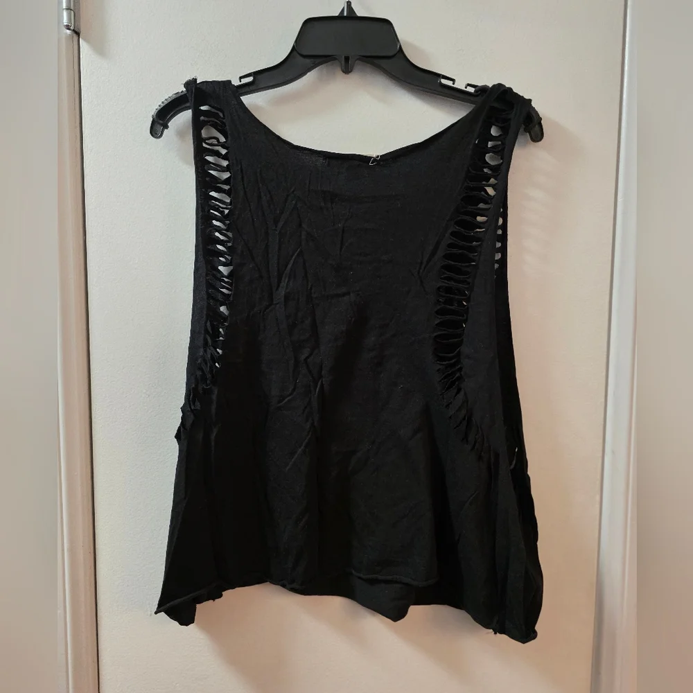 Black Graphic Tank with Side Cutouts - YOU CAN FIND ME IN THE FRONT ROW - Picture 6 of 9